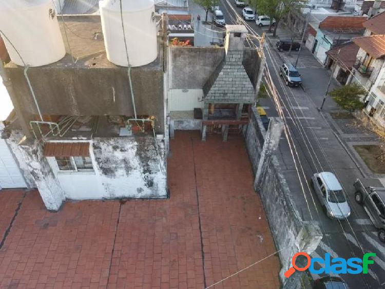 Se Vende Departamento tres ambientes, primer piso, sin