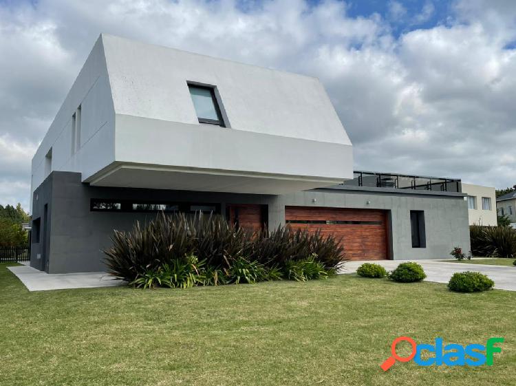 VENTA CASA 5 AMBIENTES EN RUMENCO MAR DEL PLATA