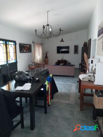 VILLA ALLENDE CASA TRES DORMITORIOS CON PILETA BARRIO CONDOR