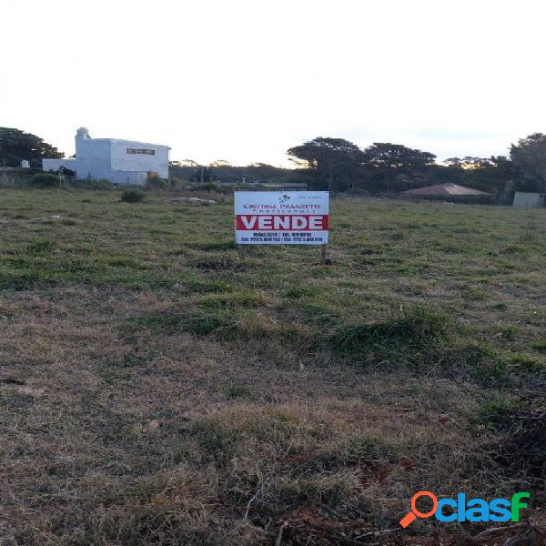 LOTE BARRIO ACANTILADOS. Lote en Venta.