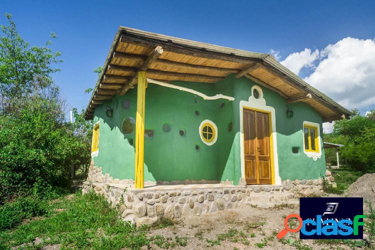 CASA ECOLOGICA EN VENTA CON AMPLIO TERRENO EN VAQUEROS