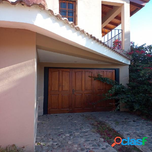 EN VENTA!!! HERMOSA CASA CON PILETA EN ARGUELLO! Z/