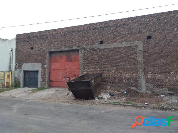 Galpon con Salida a Dos Calles en Zona Industrial