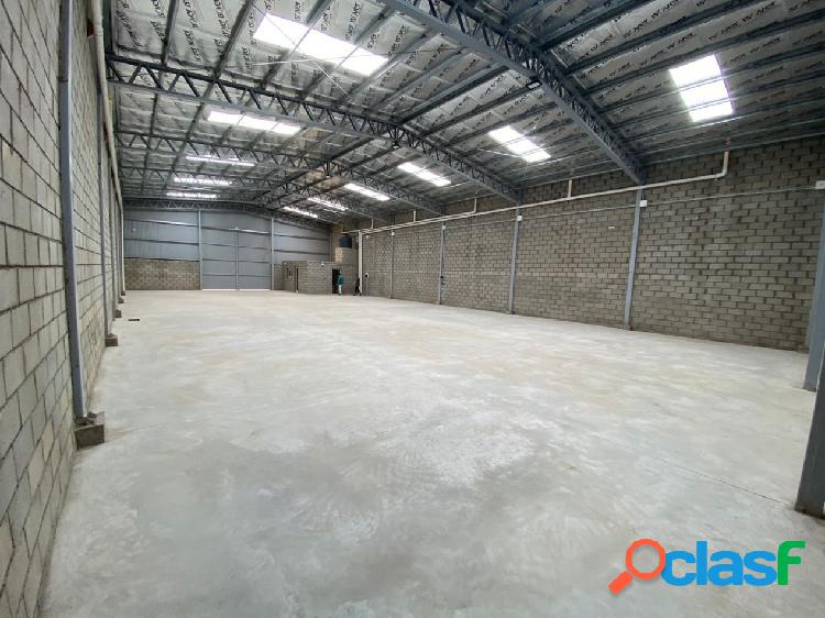 GALPON NUEVO 550 M2. CUBIERTOS SOBRE LOTE DE 750 M2. EN