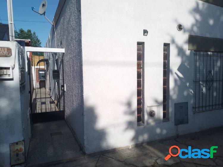 PH PB 3 interno de 2 Amb. c/patio en Tala Sur