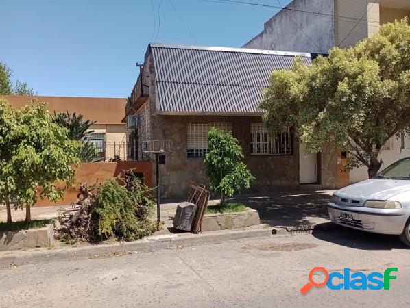 VENTA de dos CASAS en un TERRENO en Berisso