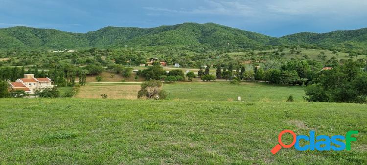 TERRENO EN VENTA EN "CLUB DE CAMPO LA LUCINDA I"