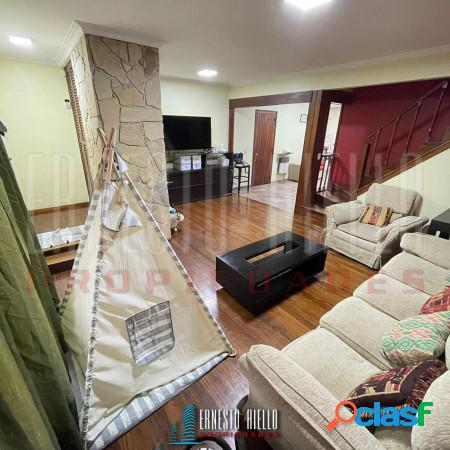 VENTA HERMOSA CASA 5AMB EN QUILMES CENTRO CON PATIO,