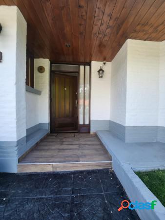 Chalet en Venta - Barrio Parque Luro