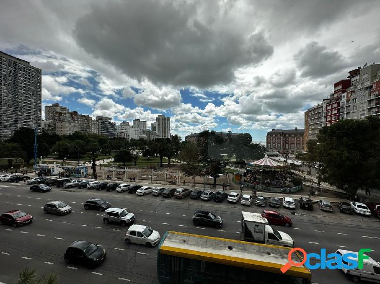 DEPARTAMENTO DE 2 AMB RECICLADO. COCHERA. PLAZA COLON