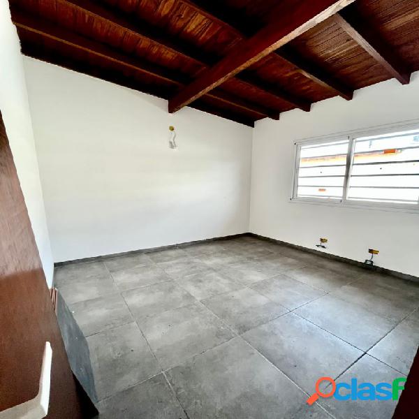 VENTA - DEPARTAMENTO TIPO CHALET - TRES AMBIENTES - CON