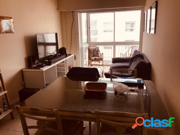 DEPARTAMENTO DE 3 AMB A LA CALLE CON BALCON