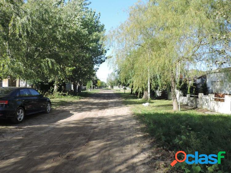 Lote con mejoras casita 3 Amb a terminar