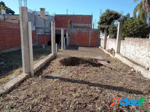 Venta Terreno con construccion en calle Castaneda 922 y