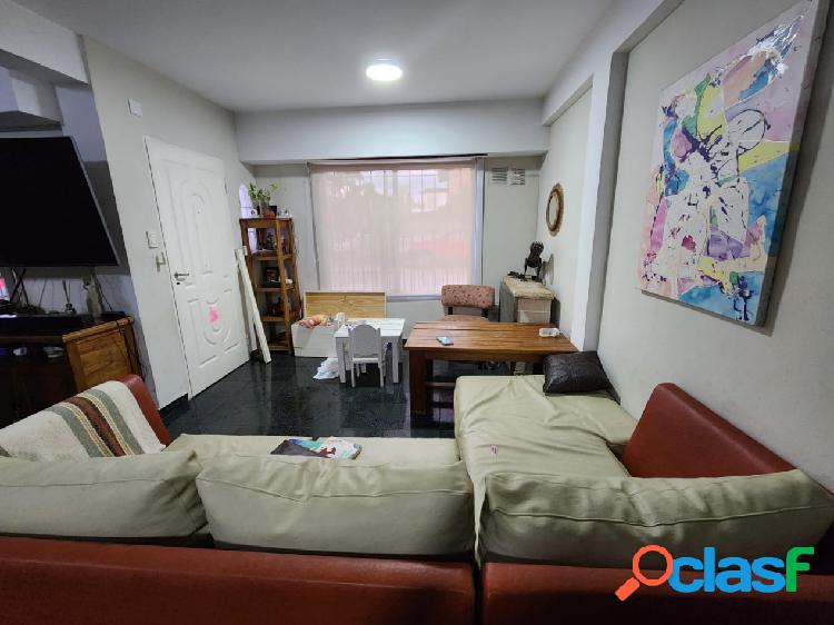 VENTA CASA TIPO DUPLEX 4 ambientes terraza con parrilla EN