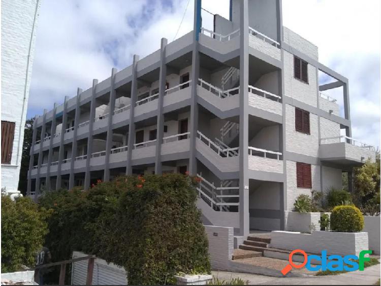 Departamento 3 ambientes en Pinamar con cochera a 200 mts de