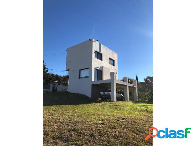 VENTA CASA CON GRAN PARQUE TANTI