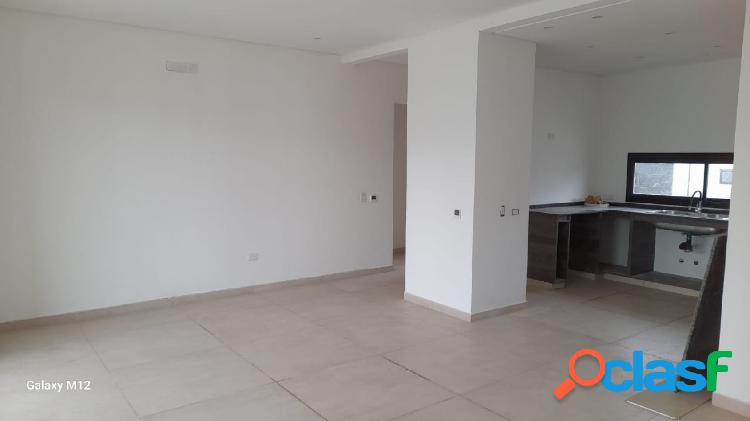 CASA EN VENTA 4 AMB.A ESTRENAR EN PILAR