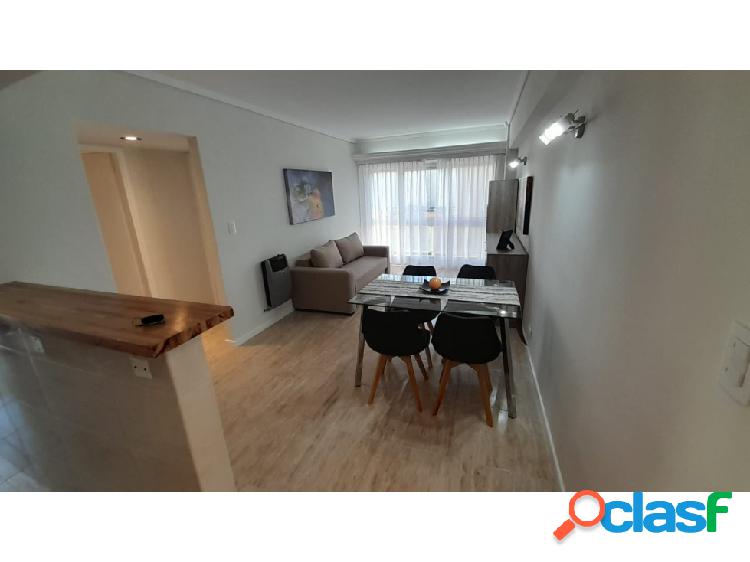 Departamento dos ambientes. Lateral. D. Alberdi 2300. Venta.