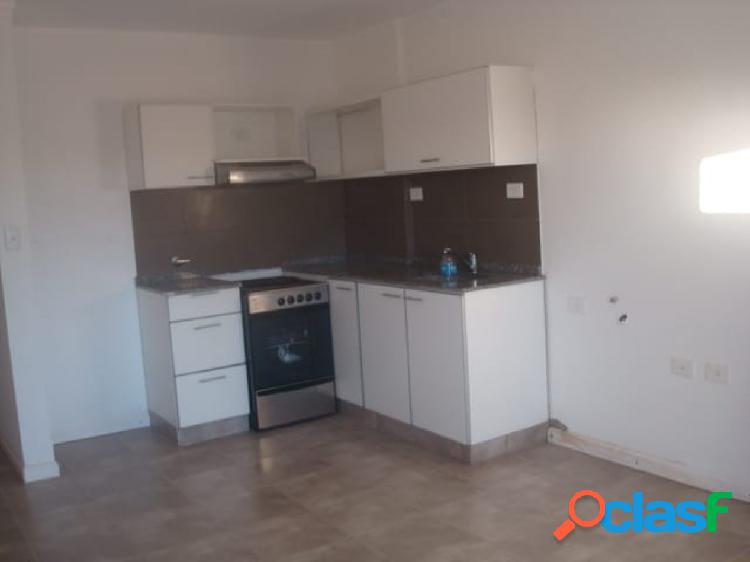 SE VENDE DEPARTAMENTO DE 1 DORMITORIO, A 200 METROS DE LA