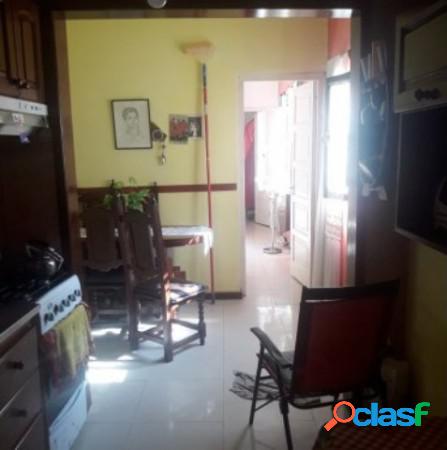 Venta Casa/ depto interna tipo duplex calle Pellegrini 540