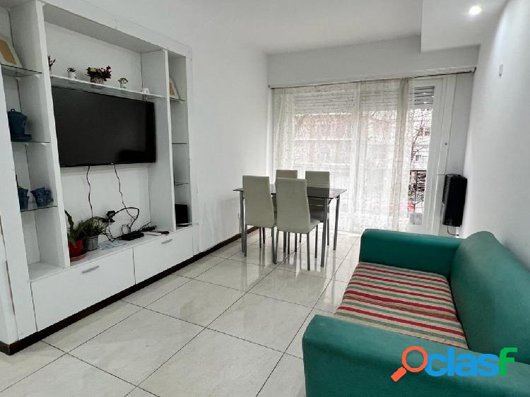 DEPARTAMENTO 2 AMB AL FRENTE, CON BALCON - ZONA: MACROCENTRO