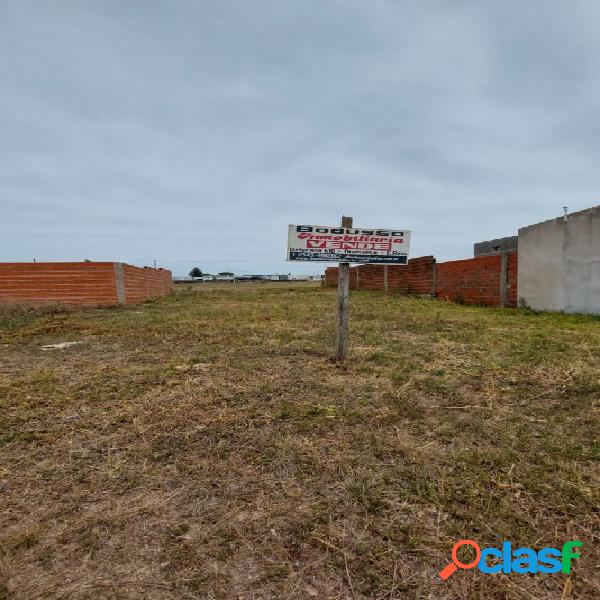 LOTE EN VENTA, Ubicado en el acceso de Diamante a Strobel.