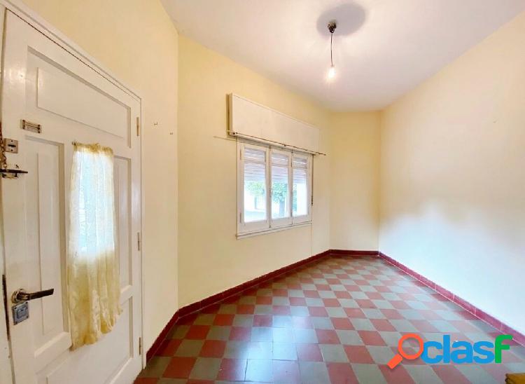 Vendo casa en Libertad y Bavio!