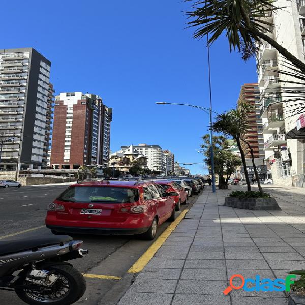 DEPARTAMENTO DE UN AMBIENTE CON BALCON SALIENTE AL