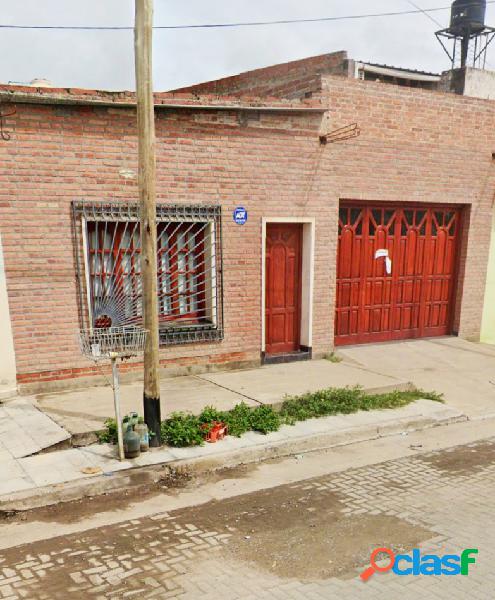 Guemes: Casa con Garaje,-Barrio Naranjito Alquiler