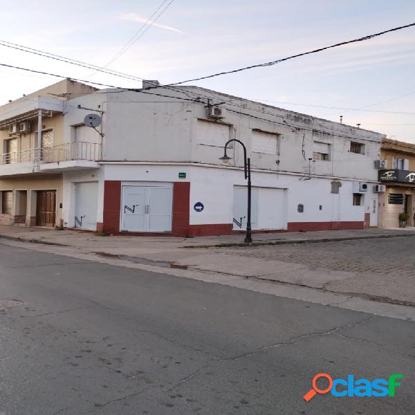 VENDE LOCAL COMERCIAL EN CENTRO - COSTANERA DE LA CIUDAD!!