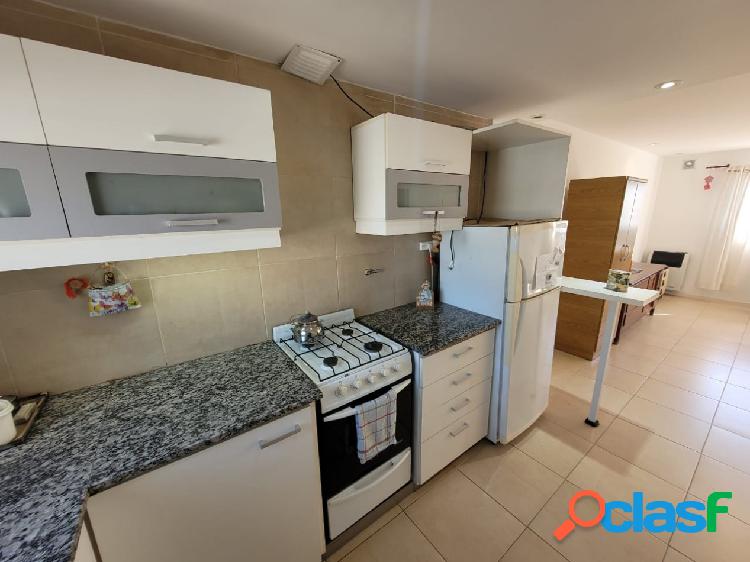 Venta PH 2 ambientes con cochera zona San juan