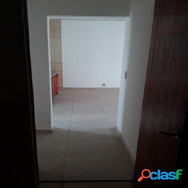 ALQUILO DEPARTAMENTO INTERNO EN PLANTA ALTA EN CORONDA