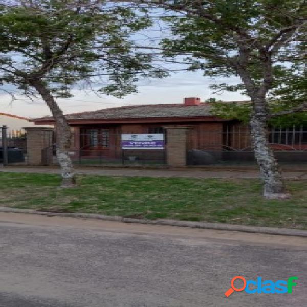 VENTA - CASA BARRIO MEDICO, ZONA GOLF PARANA