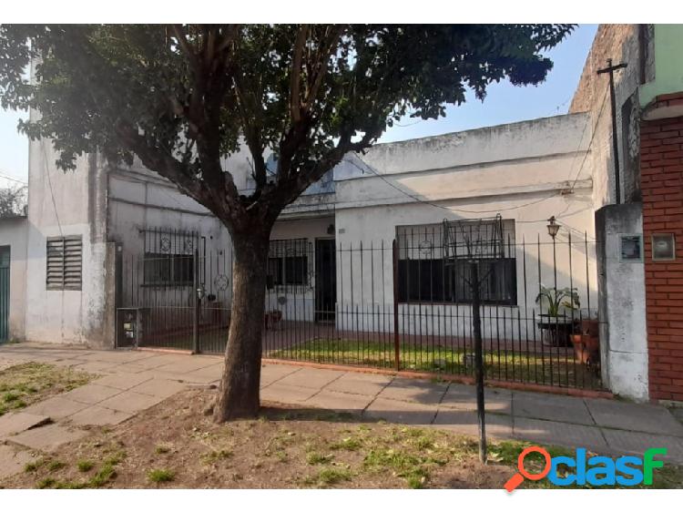 CASA Y DEPTO ITUZAINGO NORTE EN VENTA. EXCELENTE UBICACION