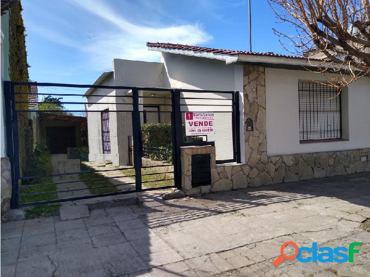 Casa de tres habitaciones en barrio Torre Tanque