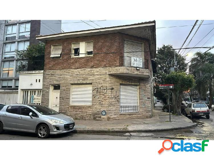 Casa en venta en Rodriguez peña esq. Francia, Castelar.