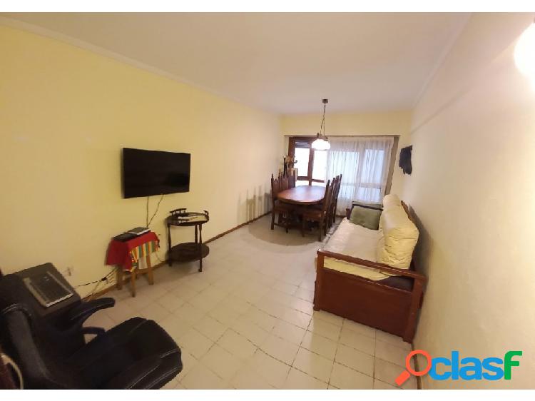 Departamento dos ambientes en venta. Barrio La Perla