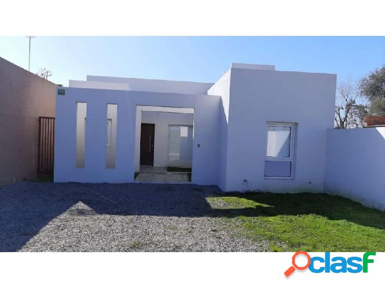 EN VENTA CASA 2 DORMITORIOS / ZONA LA RURAL - TANDIL