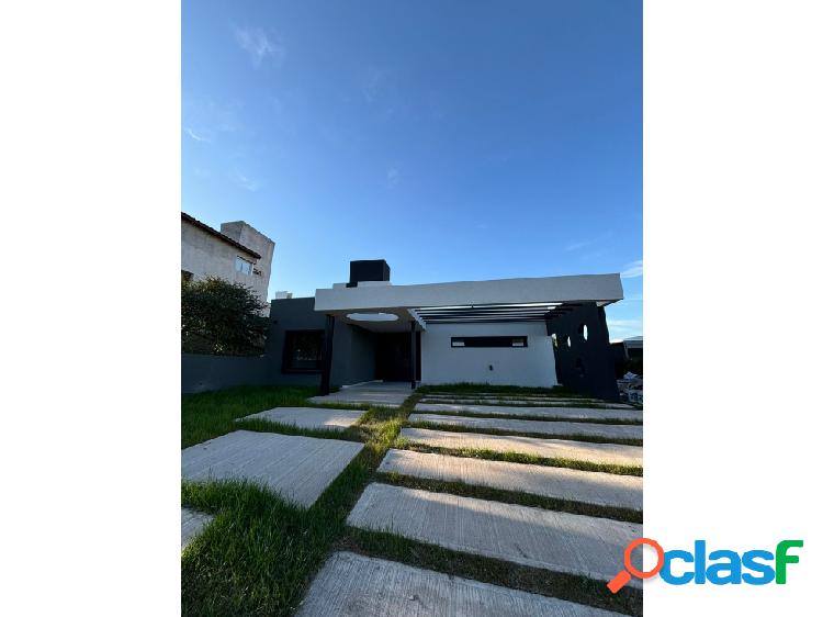 VENTA CASA A ESTRENAR 4 DORMITORIOS BARRIO CAÑITAS