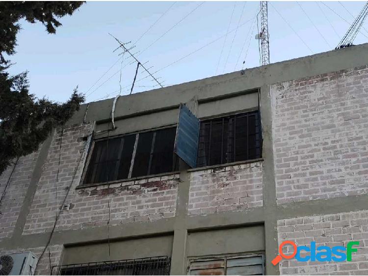 VENTA DE DPTO EN MONOBLOCK SOBRE CALLE MARIANO GÓMEZ,