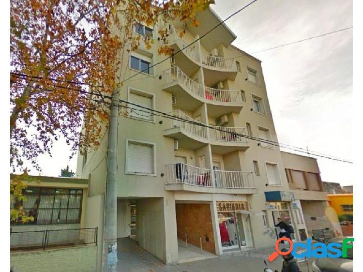 VENTA: Departamento de 2 Dormitorios en 1er Piso en Santa