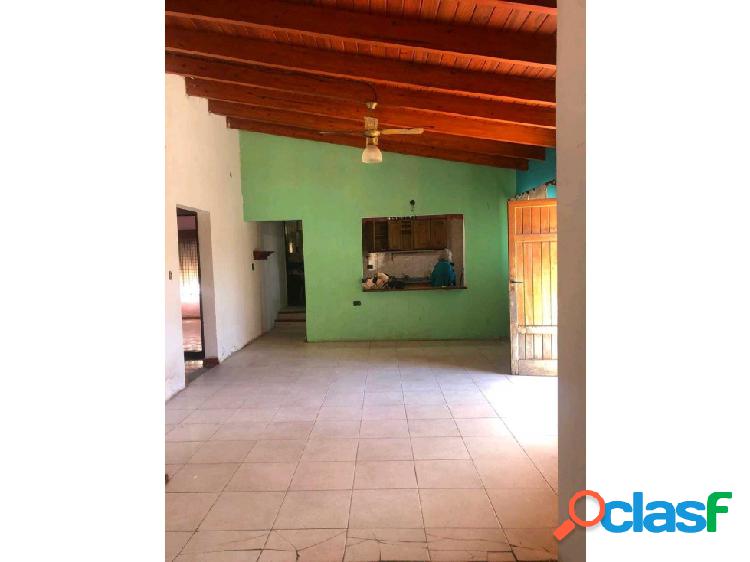 Vendo casa amplia a reciclar con gran.lote