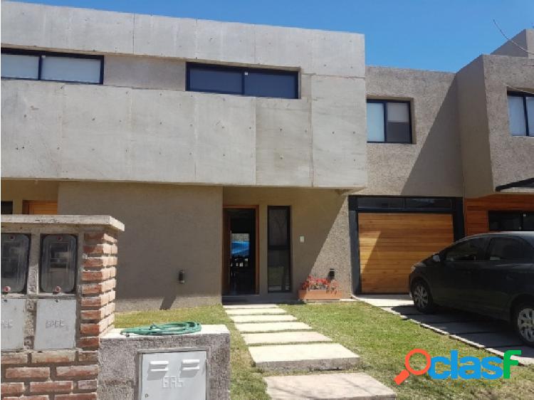 (Apta Bancor) Duplex 2 Dorm en La Catalina - Barrio Privado