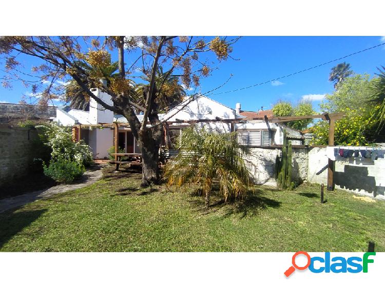 ** Casa PH sobre lote de 315 m2. Parque - Z/ Bestoso e Irala