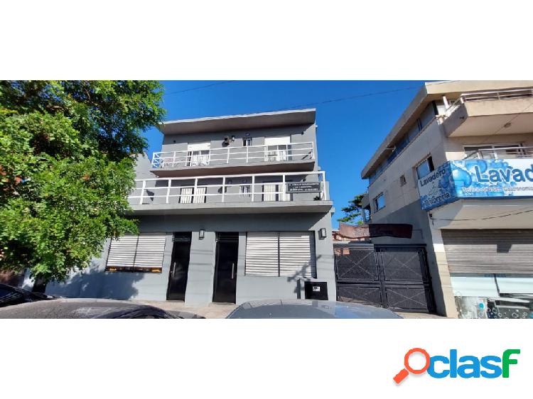 Edificio - 11 dptos. venta en block - Av. Tres 2869