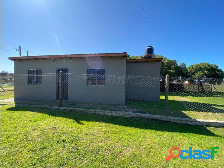 LATORRE PROP. VENDE CASA 2 AMB CON HERMOSO PARQUE