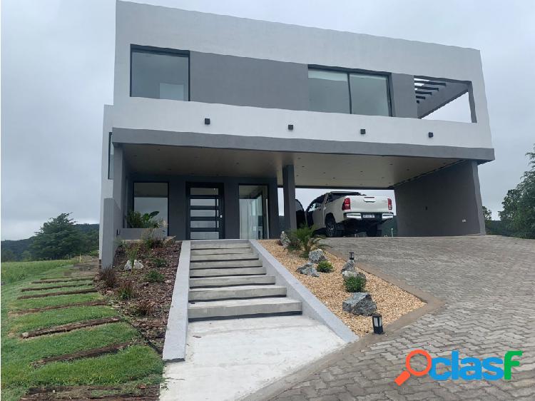 SE VENDE CASA EN COUNTRY CARLOS PAZ GOLF