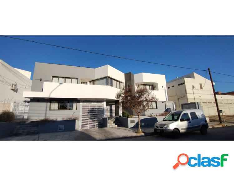 SE VENDE DUPLEX EN BARRIO SANTA RITA