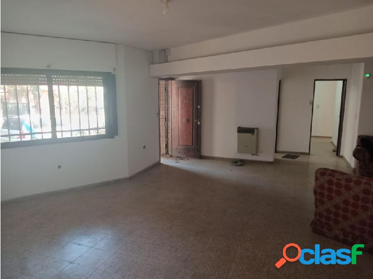 VENTA- CASA ESQUINA 3 DORMITORIOS- MARQUES DE SOBREMONTE